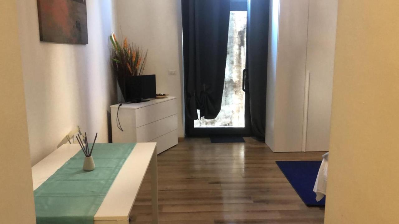 파르마 Monolocale Arredato Con Una Camera 아파트 외부 사진