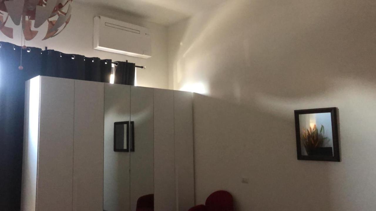 파르마 Monolocale Arredato Con Una Camera 아파트 외부 사진